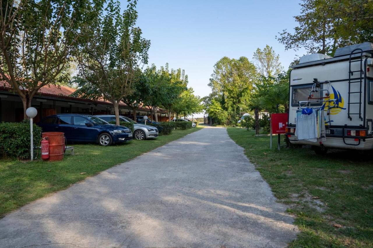 מלון Limin Litochorou Camping Stolos מראה חיצוני תמונה
